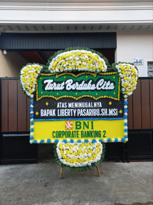 Papan Bunga Duka di Sambit